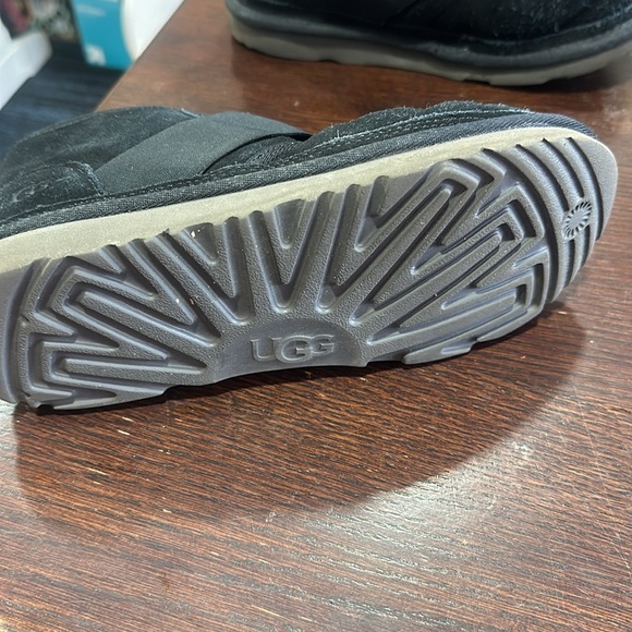 Ugg black boot size 6 - Picture 2 of 4